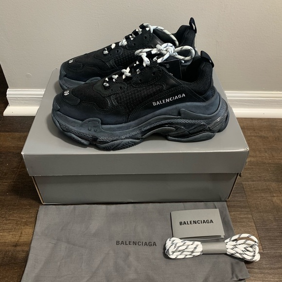 ✅SOLD✅NIB Balenciaga Triple S Dirty Black size 39 - Picture 2 of 10